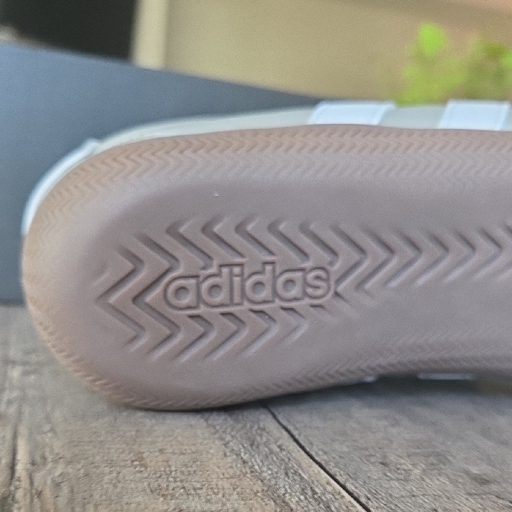 NWT Adidas Women's Grand Court Lo 'Silver Metallic Gum' Shoes JQ9682 - Picture 9 of 9